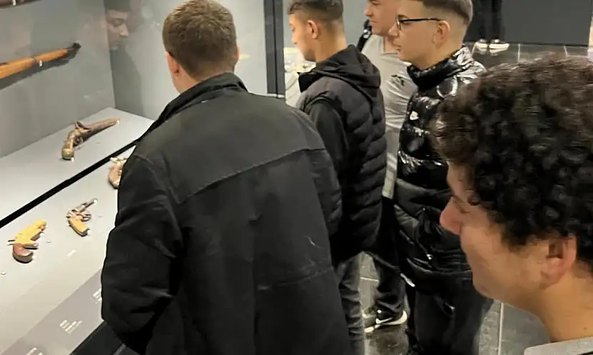 Ülkü Ocakları Ödemiş, Aziz Sancar Eğitim Programı Kapsamında Ödemiş Müzesi'ni Ziyaret Etti