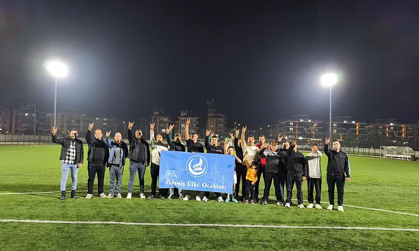 Ülkü Ocakları Ödemiş İlçe Başkanlığı'ndan 'Ülkücülük Nedir?' Semineri ve Halı Saha Etkinliği