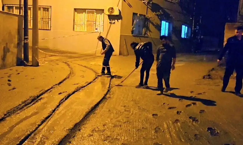 YENİ DÖKÜLEN BETONU TAHRİP ETTİ! SİYASİ SABOTAJ MI, VANDALLIK MI?