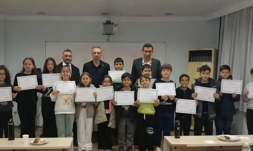 YILDIZLAR ZEYBEK EKİBİ ÖDÜLLE TAÇLANDI